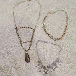 #26 set of 3 necklaces layered pendant circle beaded gold silver